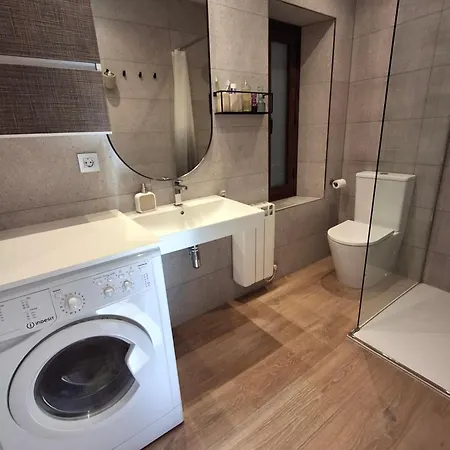 Apartamento REFORMADO -75m - VISTAS a la montaña y al rio - Wifi - TRASTERO en planta calle - Junto a Parking publico Apartamento *