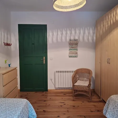 Apartamento REFORMADO -75m - VISTAS a la montaña y al rio - Wifi - TRASTERO en planta calle - Junto a Parking publico Canfranc