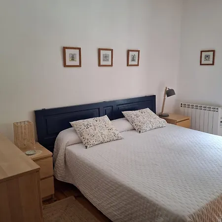 Apartamento REFORMADO -75m - VISTAS a la montaña y al rio - Wifi - TRASTERO en planta calle - Junto a Parking publico * Canfranc