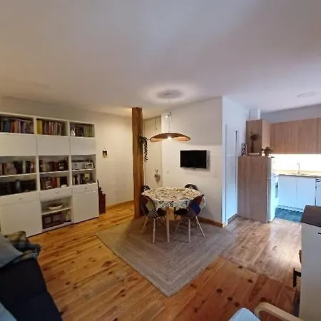 Apartamento Apartamento REFORMADO -75m - VISTAS a la montaña y al rio - Wifi - TRASTERO en planta calle - Junto a Parking publico *