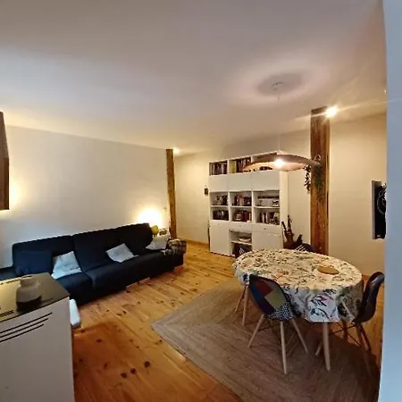 Apartamento Apartamento REFORMADO -75m - VISTAS a la montaña y al rio - Wifi - TRASTERO en planta calle - Junto a Parking publico