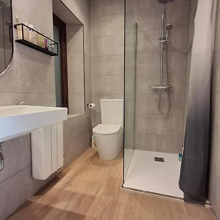 Apartamento REFORMADO -75m - VISTAS a la montaña y al rio - Wifi - TRASTERO en planta calle - Junto a Parking publico Canfranc